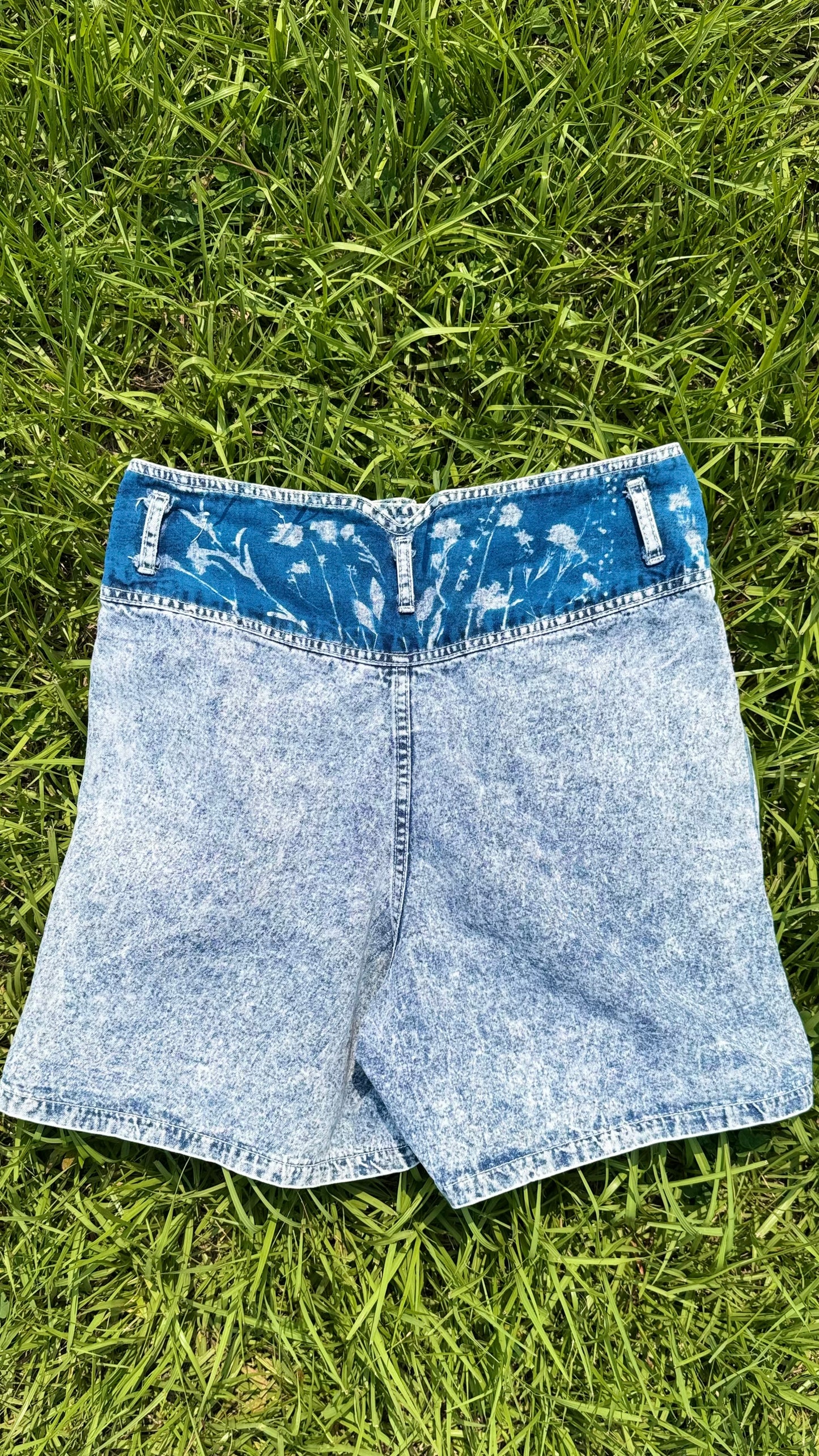 St Tropez Shorts • 30