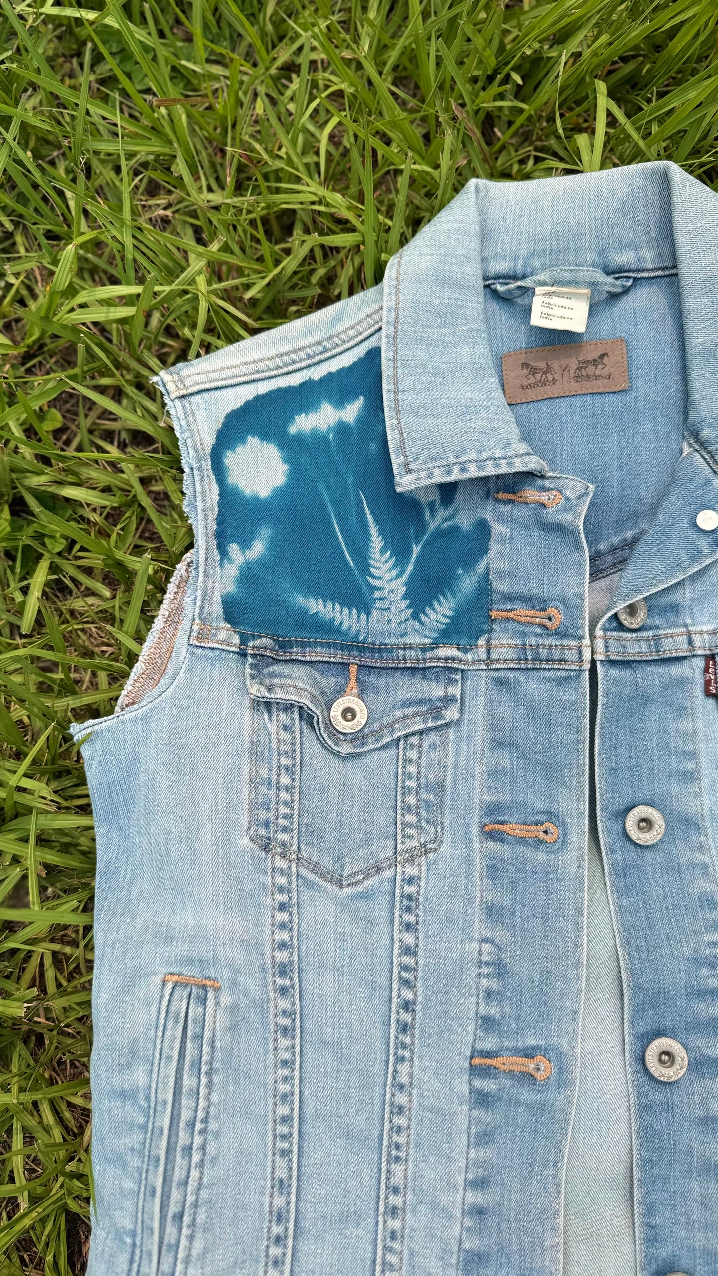 Levi Vest • XS