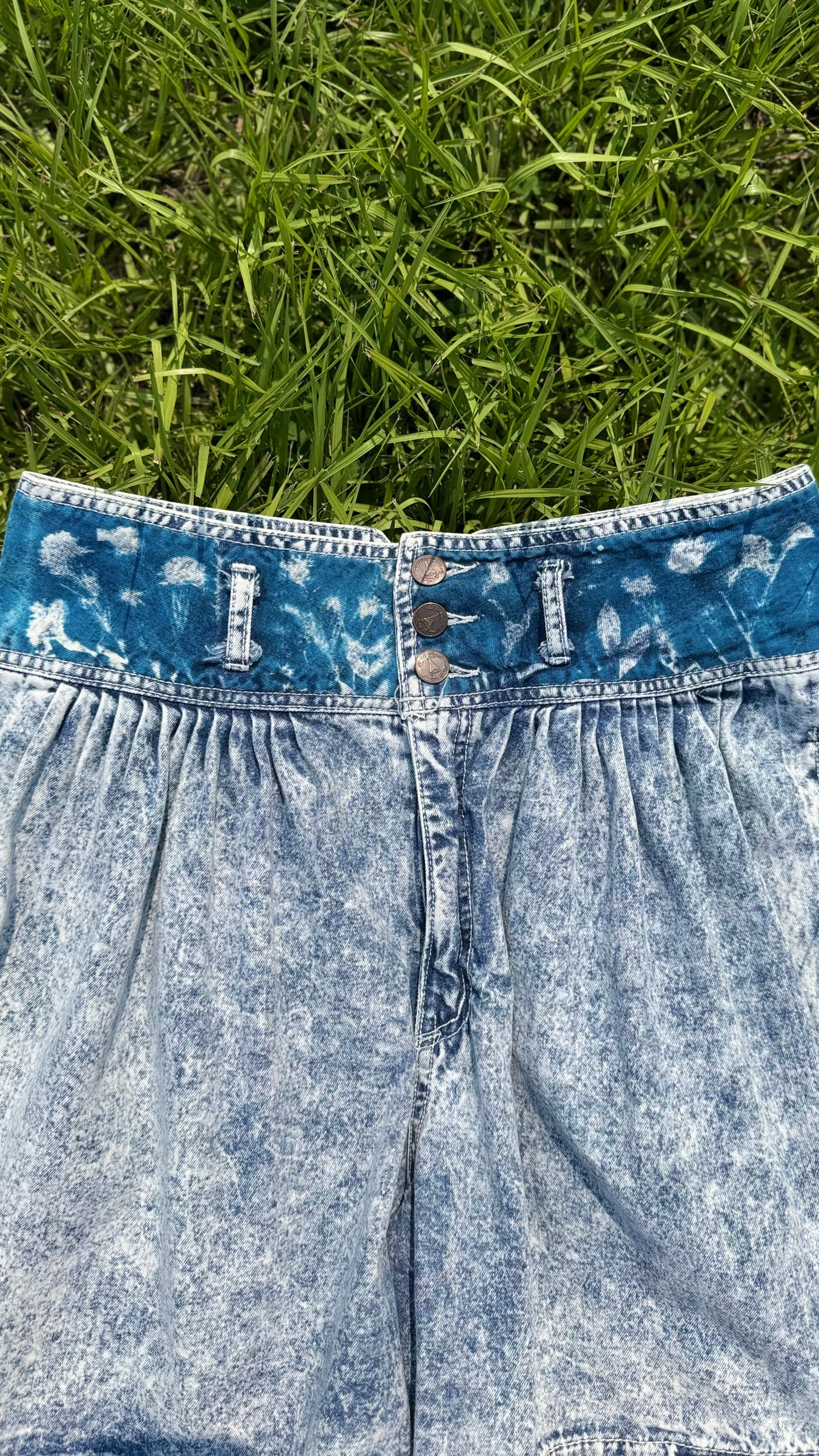 St Tropez Shorts • 30
