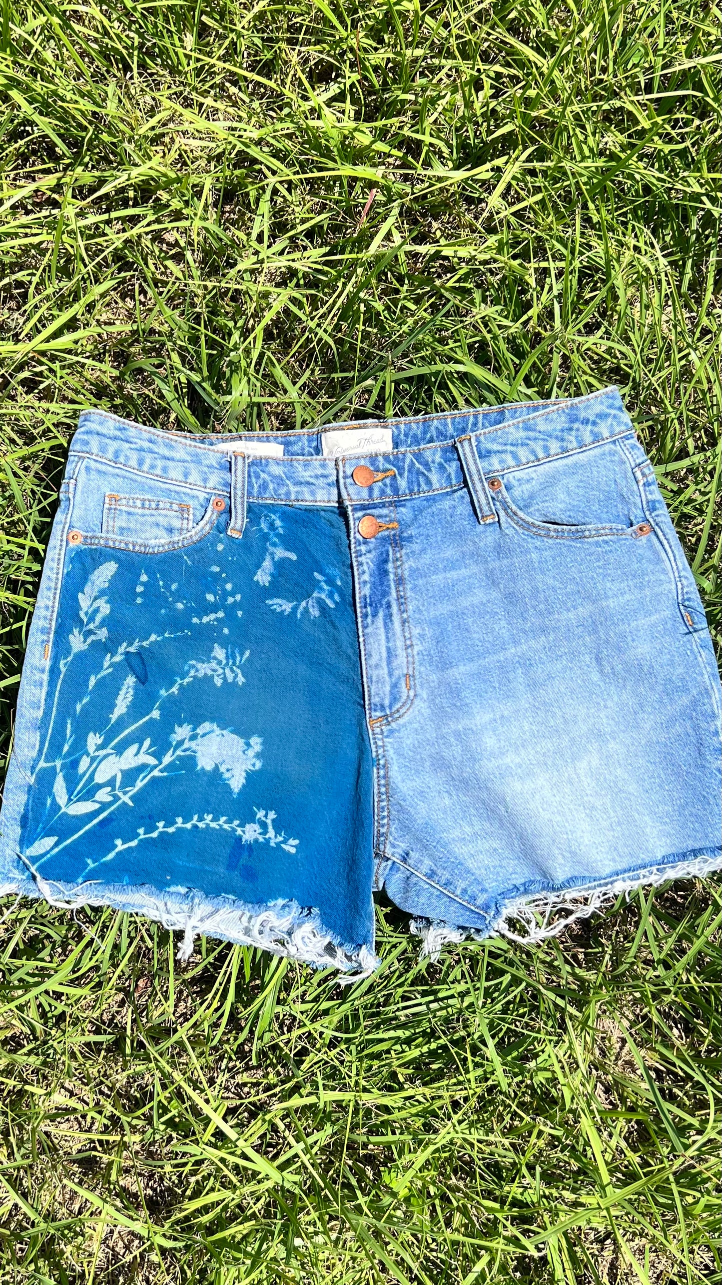 Universal Thread Shorts • 33