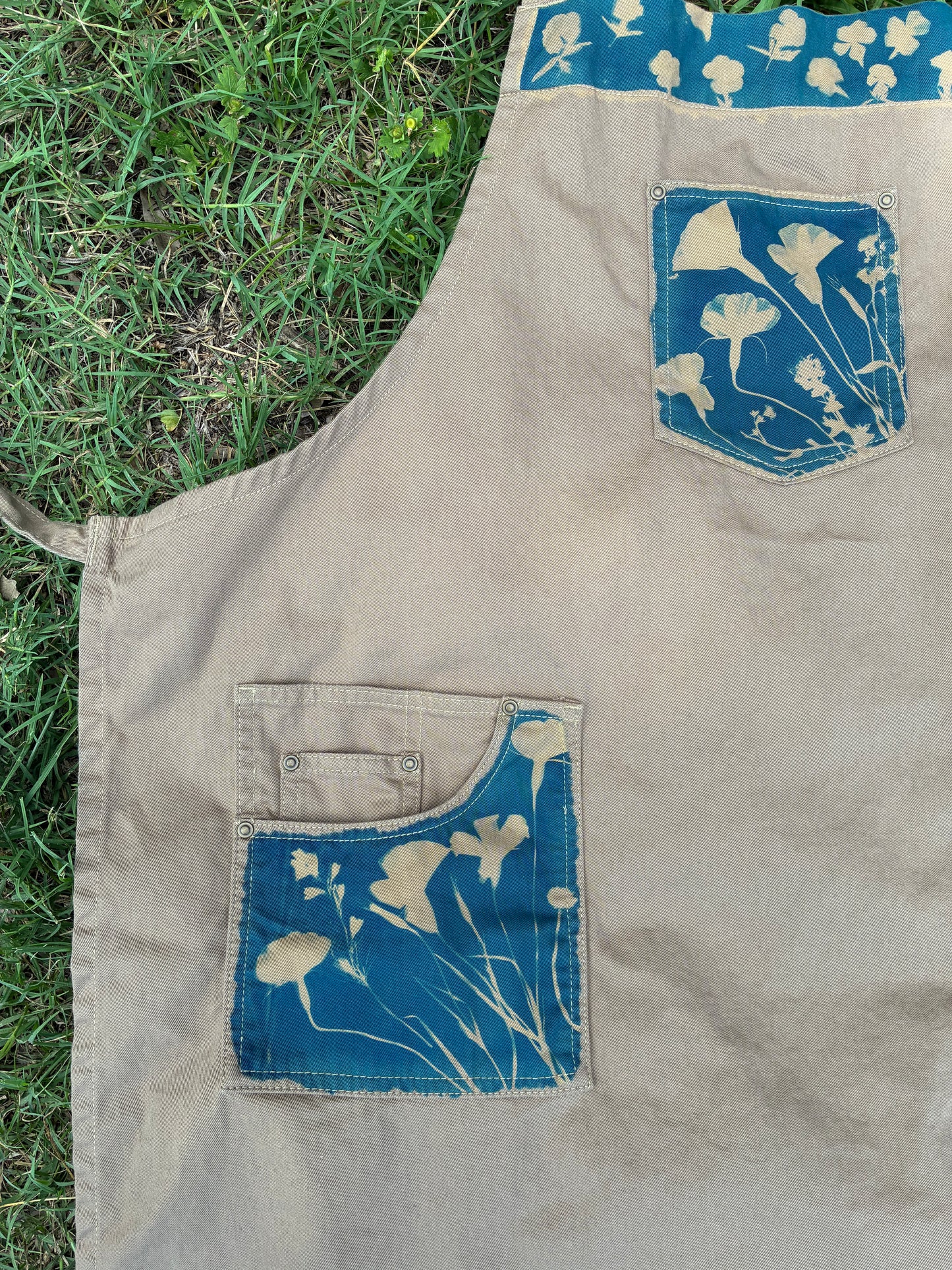 Chino Apron • Khaki