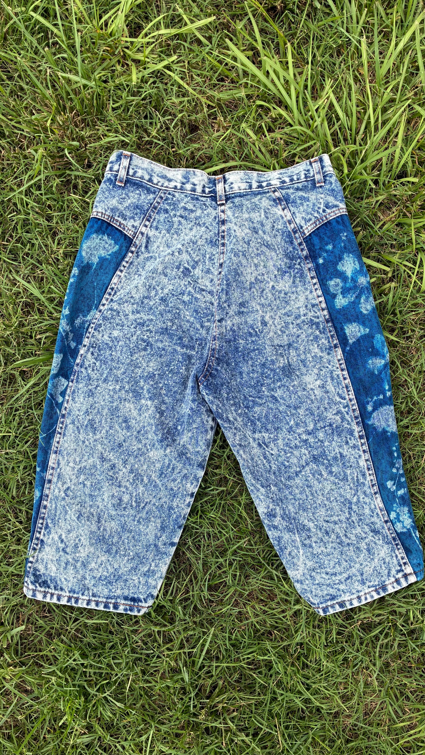 Vintage Chic shorts • 28