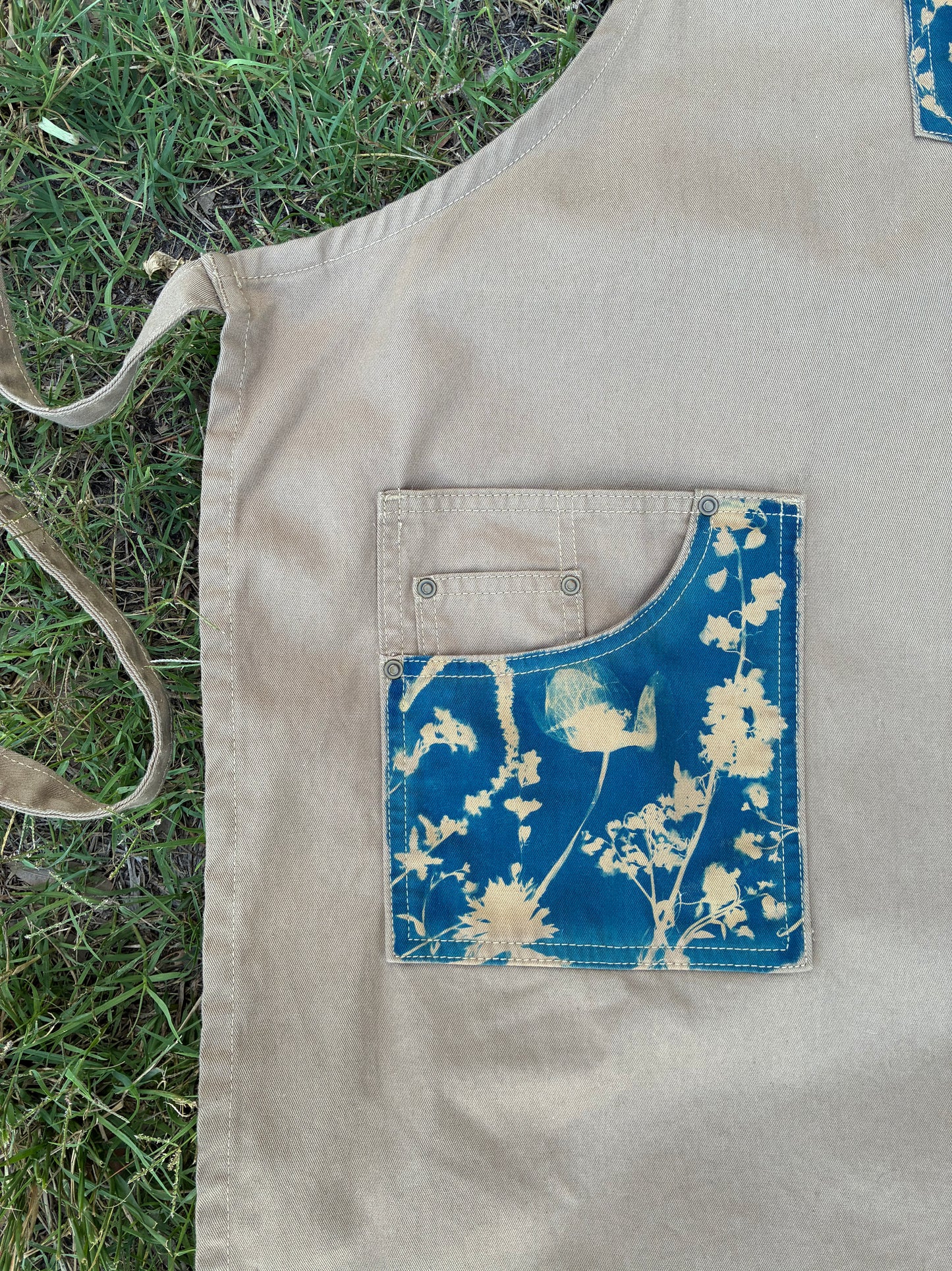 Chino Apron • Khaki