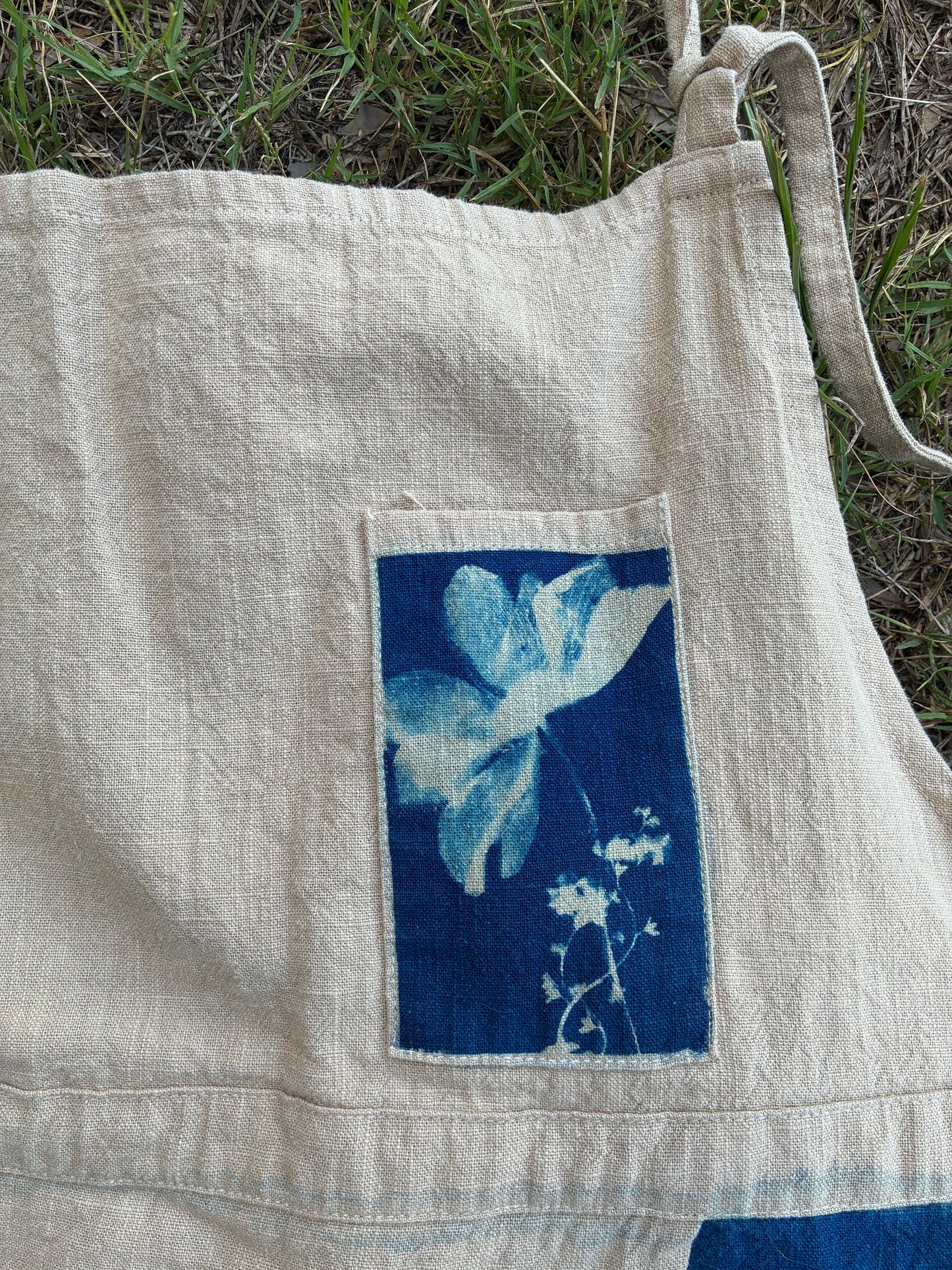 Linen Cross-Back Apron