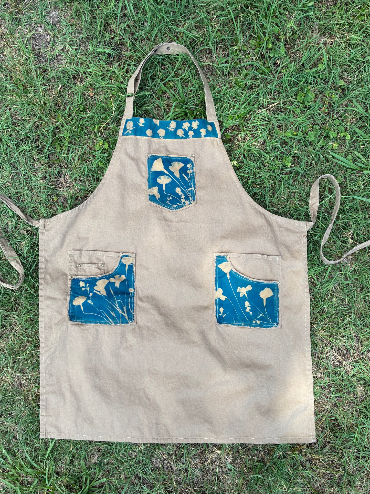 Chino Apron • Khaki