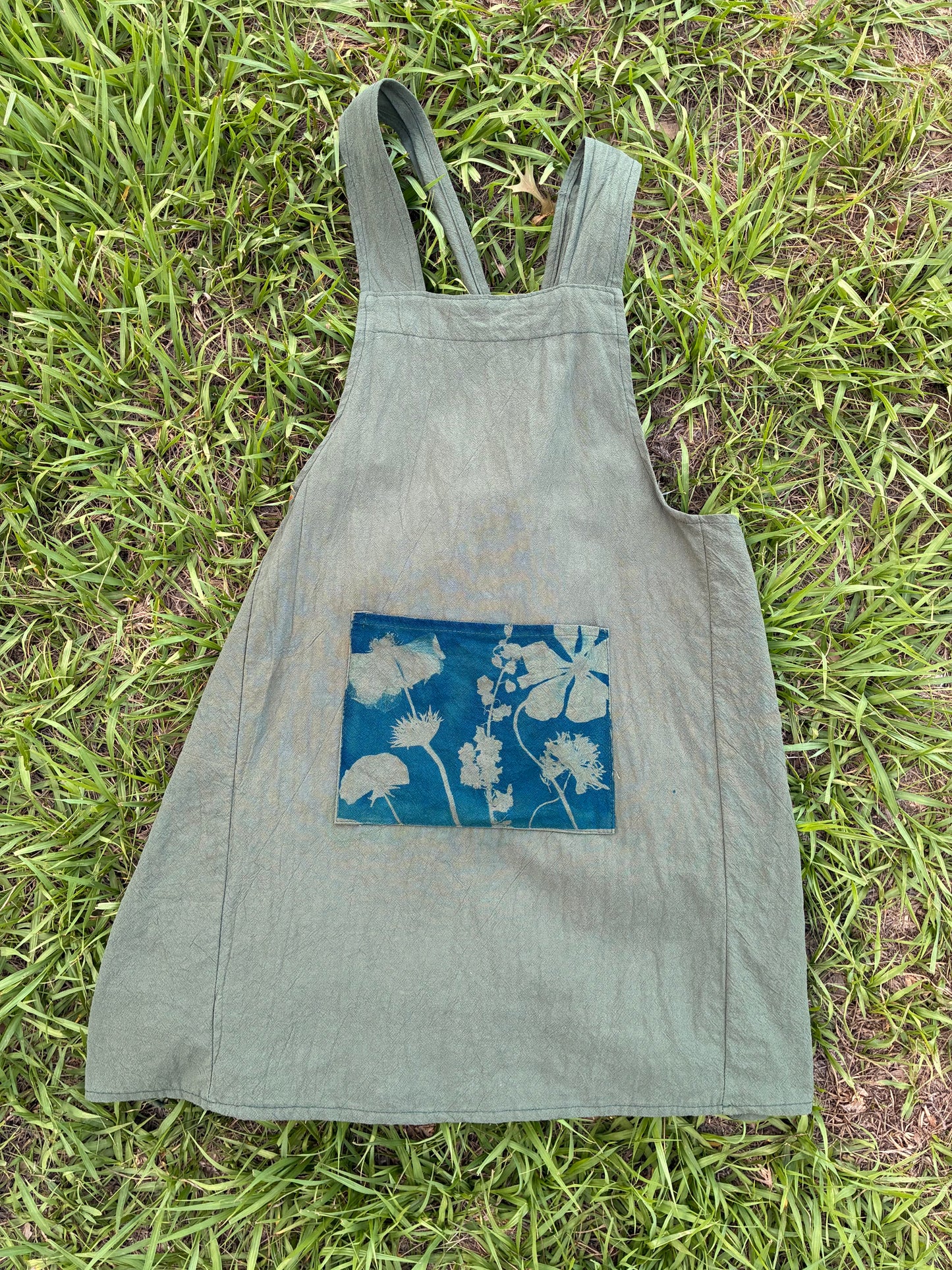 Green Cross-Back Apron