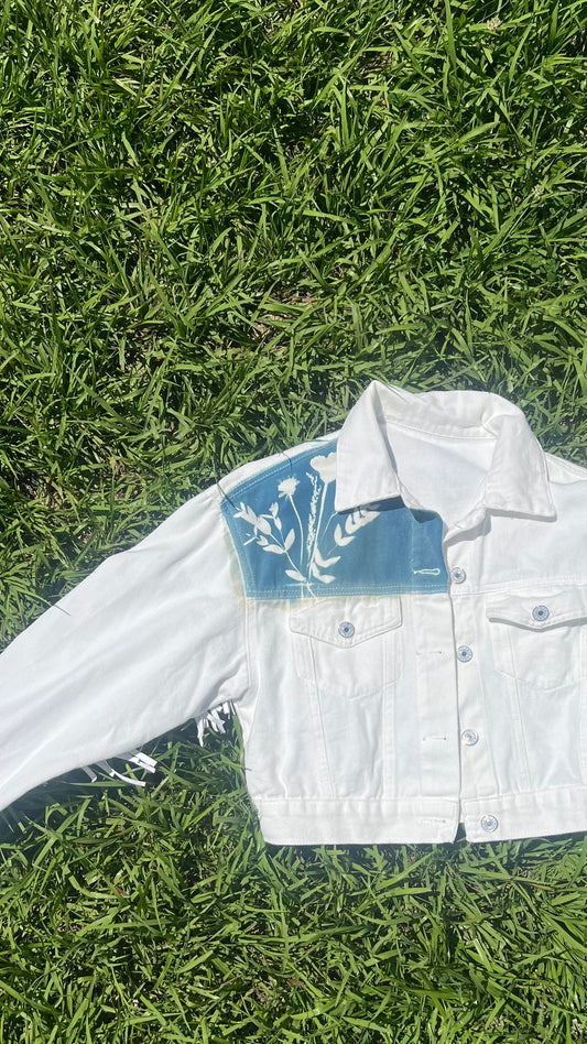 White fringe denim jacket • small